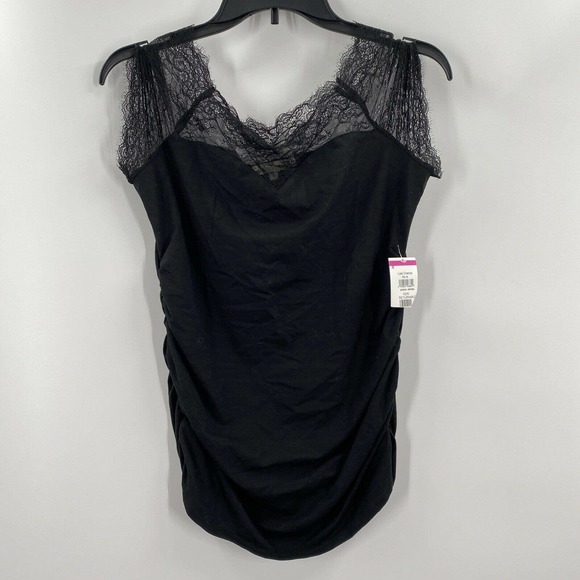 Kimi & Kai Maternity Valerie Lace Ruched Top - Picture 3 of 9